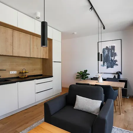 아파트 Cozy - Am Mit Pool Und Sauna 바트 자로